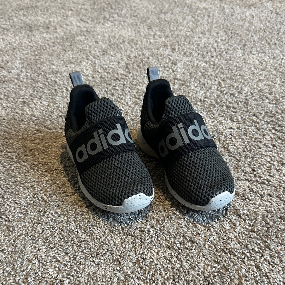 Boys shoes